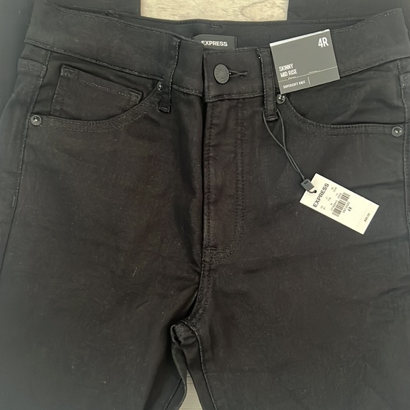 NWT Express Skinny Mid Rise Jeans | Supersoft | Size 4R - Picture 2 of 4